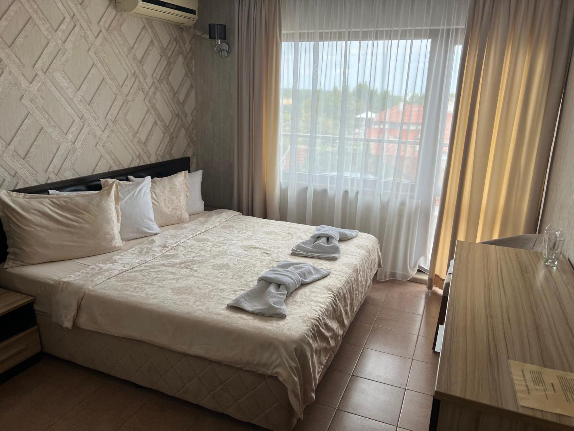 Hotel Lazur Kiten  Bagian luar foto