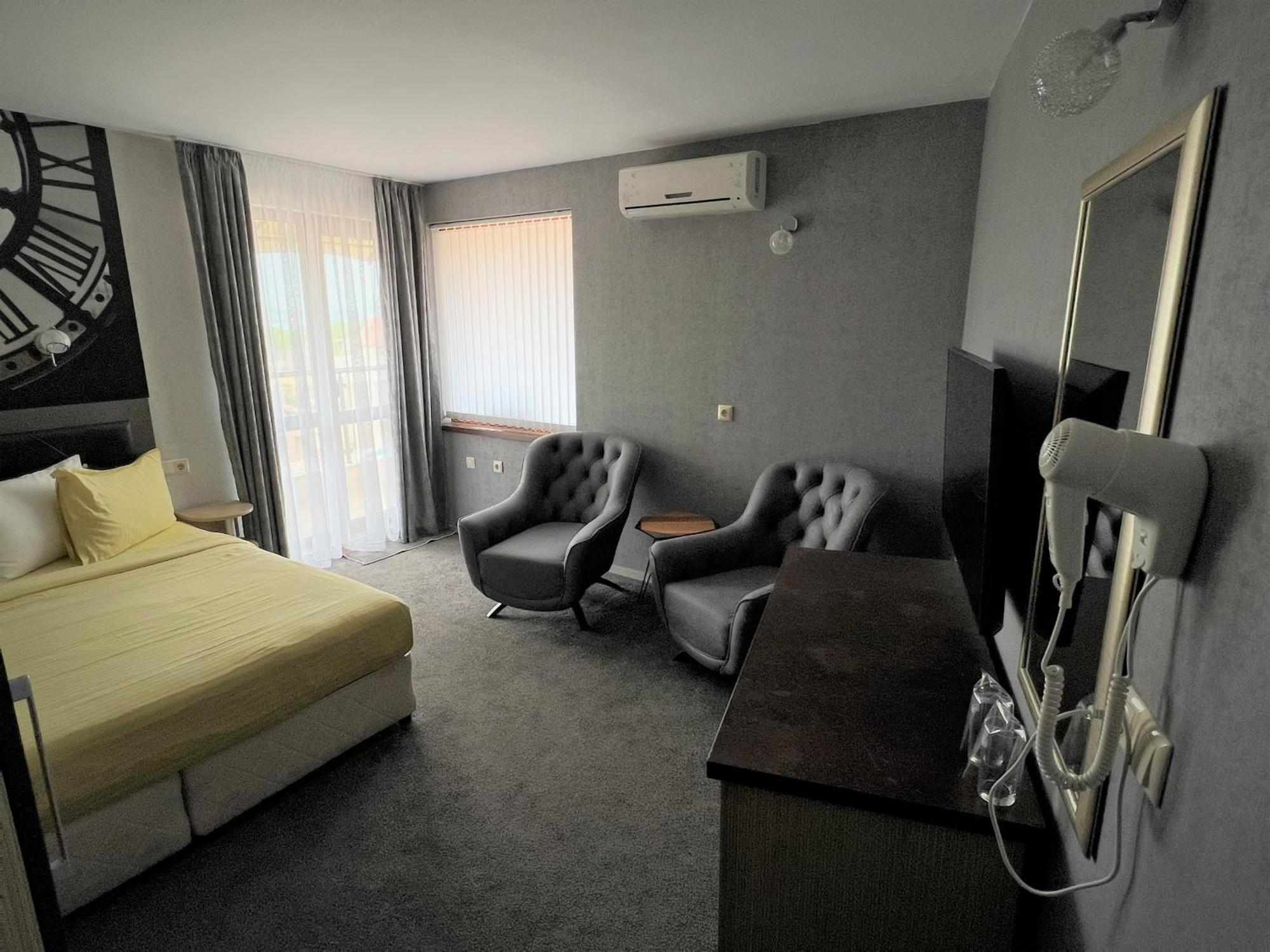 Hotel Lazur Kiten  Bagian luar foto